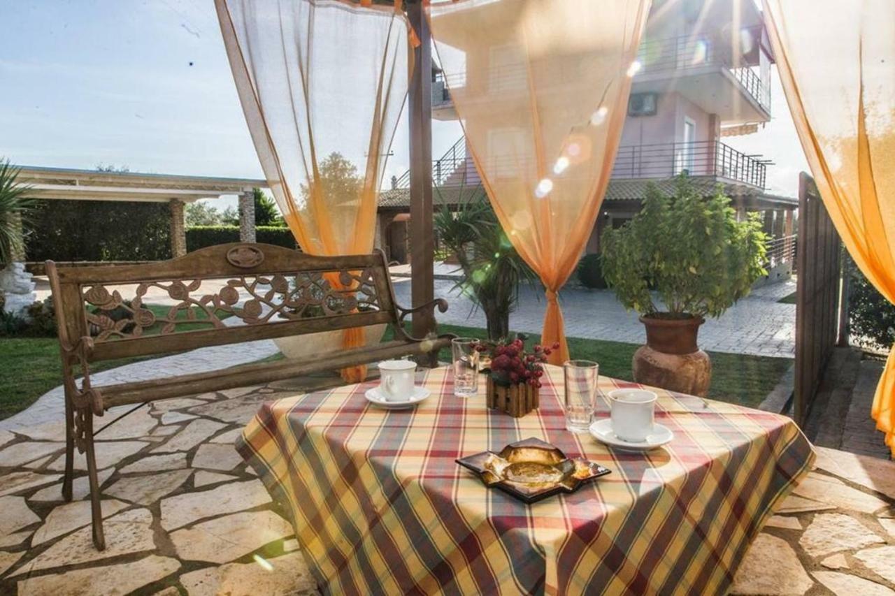 Cozy Flats In An Olive Grove By The Sandy Beach Kánalos Dış mekan fotoğraf